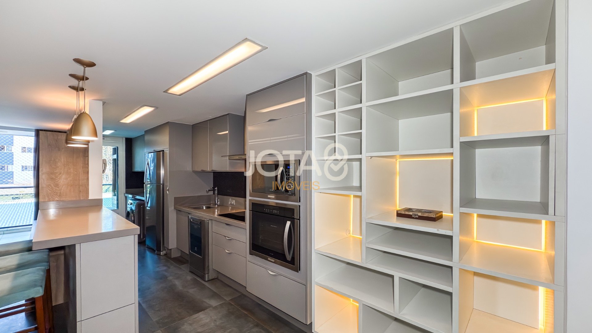 APARTAMENTO COM 3 QUARTOS E UMA SUÍTE NO BIGORRILHO