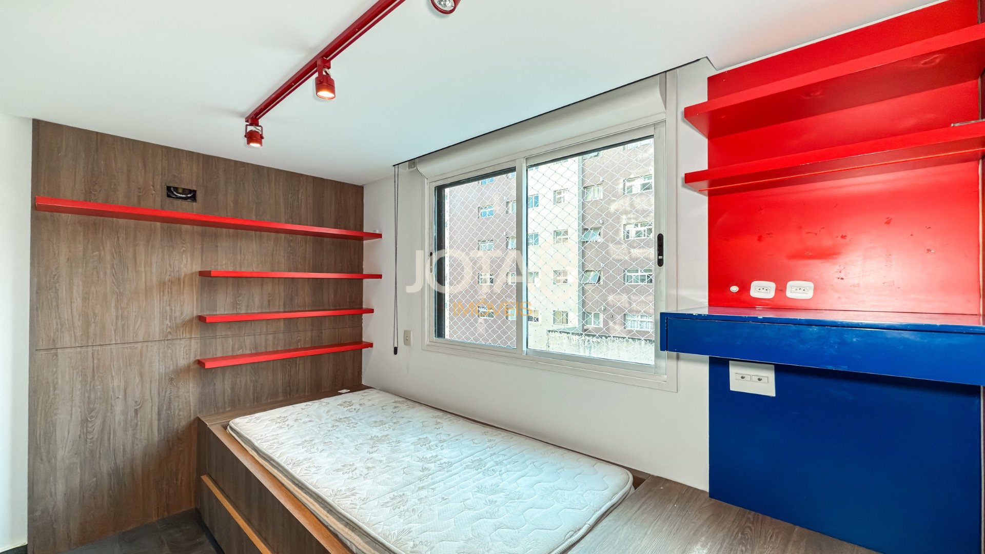 APARTAMENTO COM 3 QUARTOS E UMA SUÍTE NO BIGORRILHO