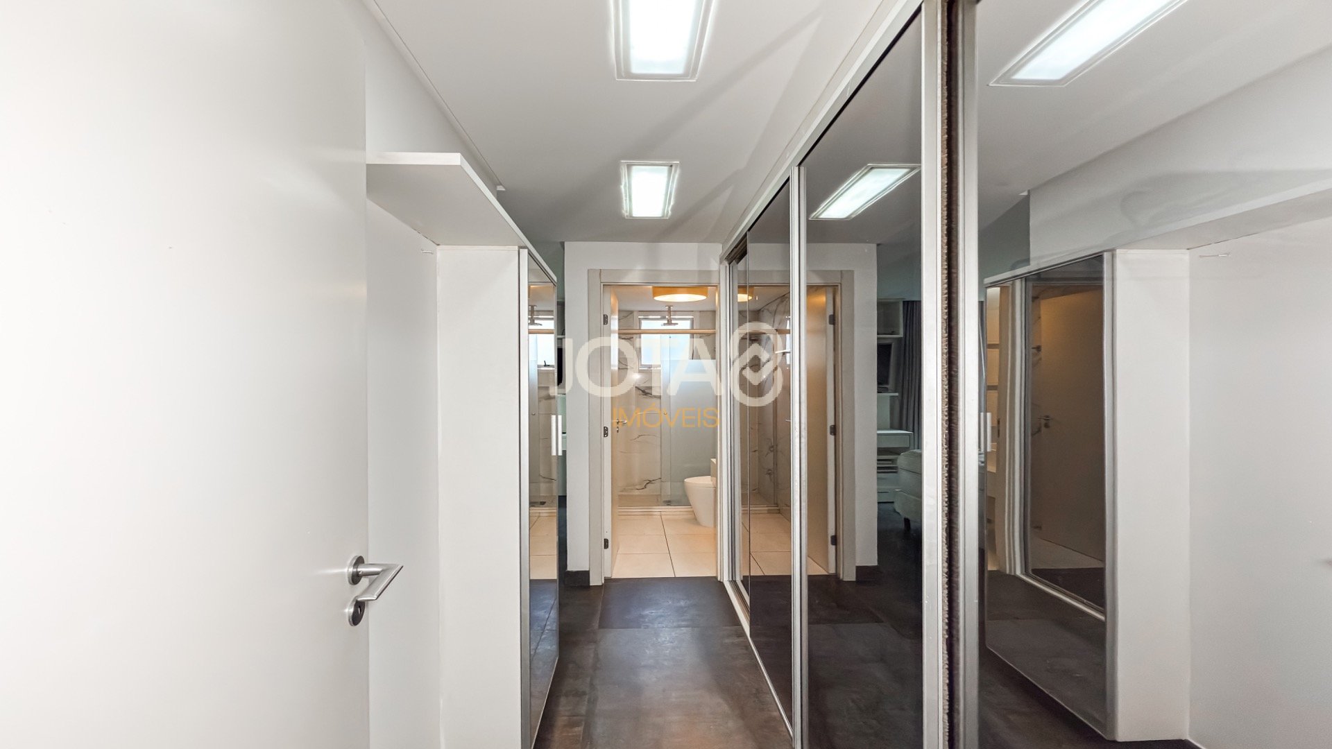 APARTAMENTO COM 3 QUARTOS E UMA SUÍTE NO BIGORRILHO