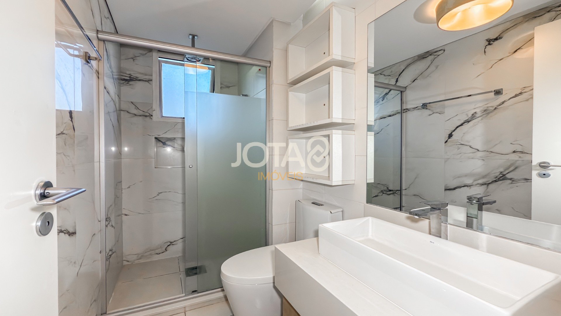 APARTAMENTO COM 3 QUARTOS E UMA SUÍTE NO BIGORRILHO