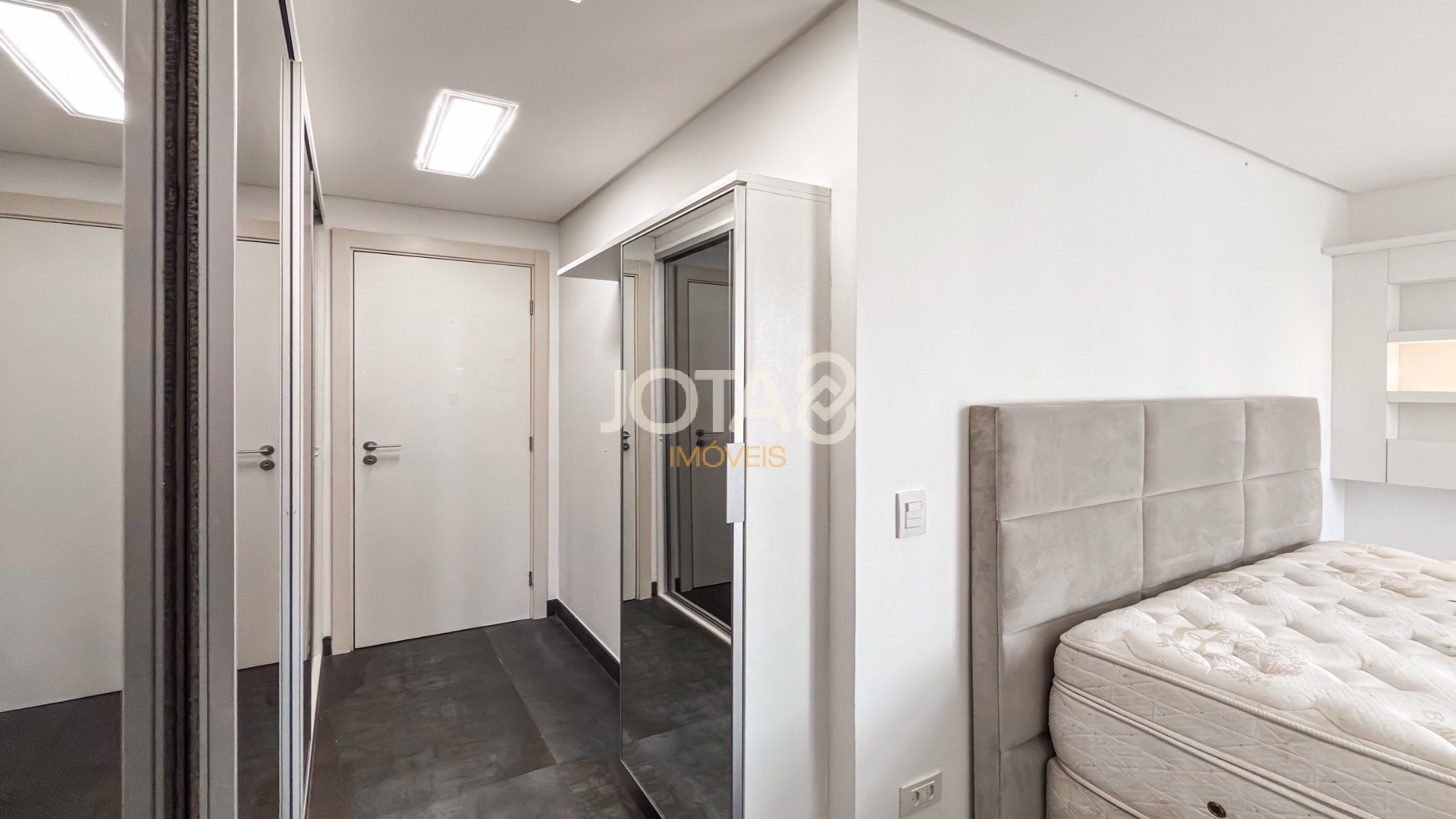 APARTAMENTO COM 3 QUARTOS E UMA SUÍTE NO BIGORRILHO