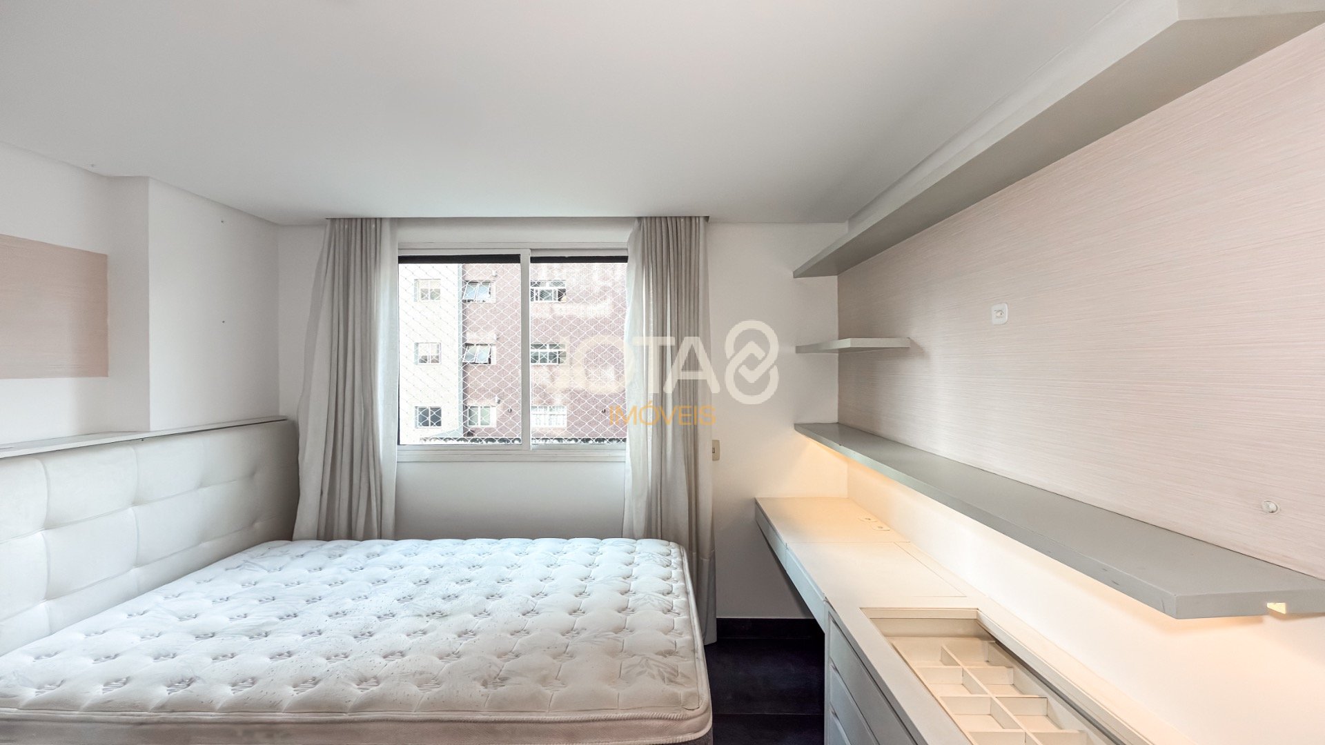 APARTAMENTO COM 3 QUARTOS E UMA SUÍTE NO BIGORRILHO