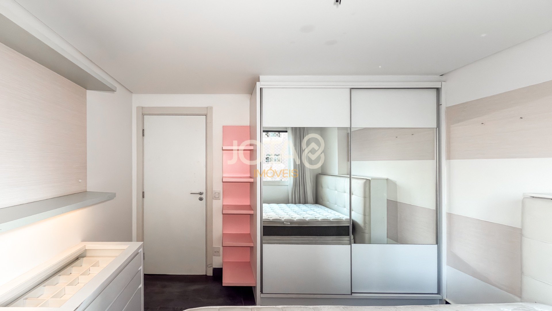 APARTAMENTO COM 3 QUARTOS E UMA SUÍTE NO BIGORRILHO