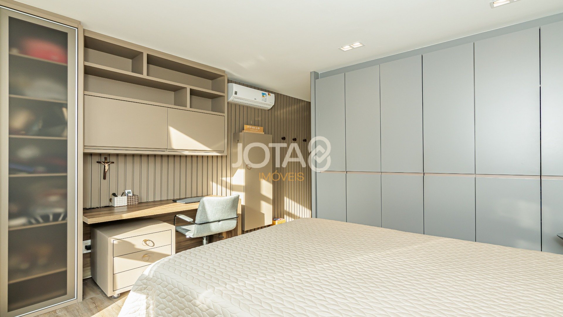 APARTAMENTO COM 2 QUARTOS NO BIGORRILHO