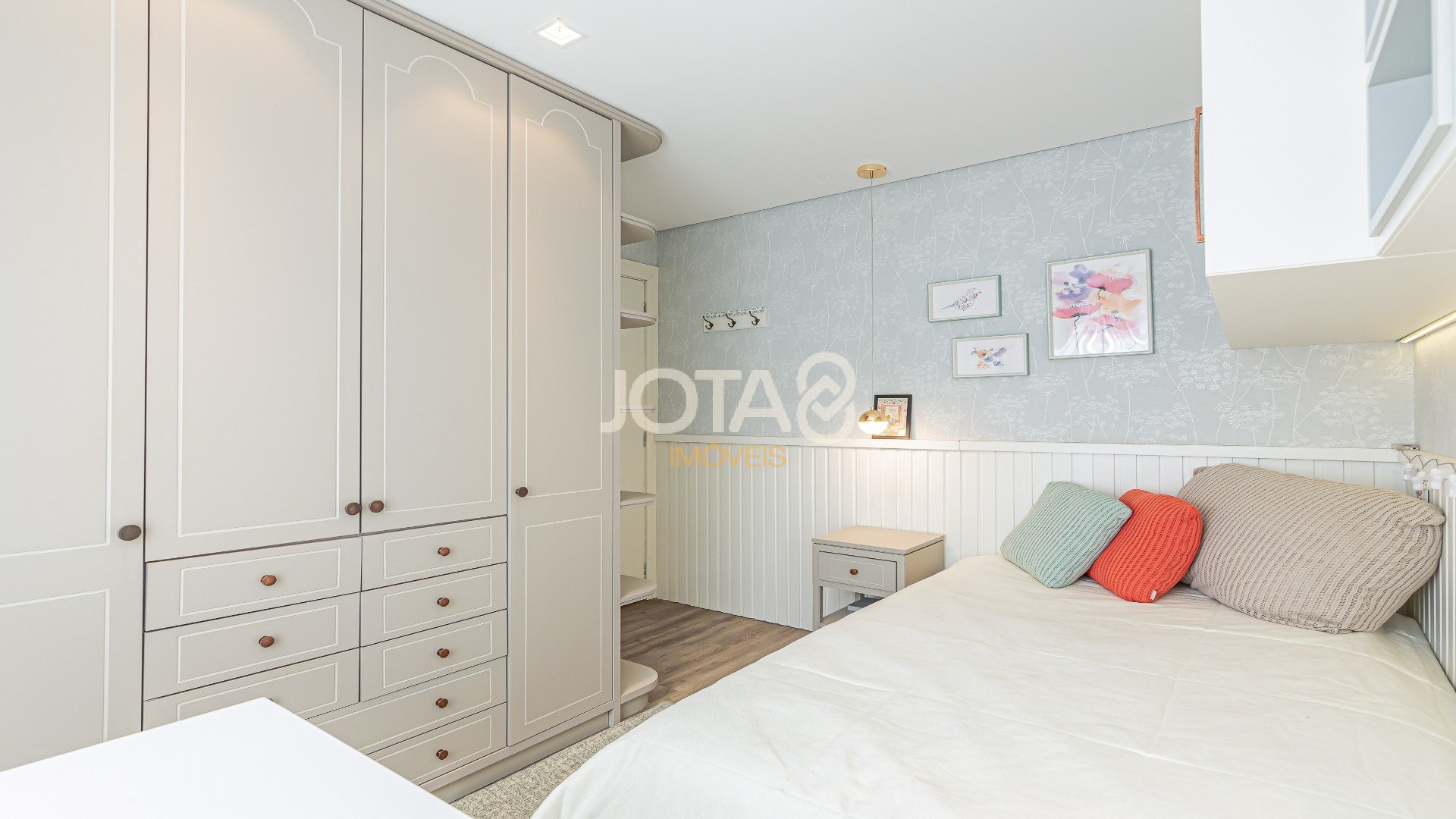 APARTAMENTO COM 2 QUARTOS NO BIGORRILHO