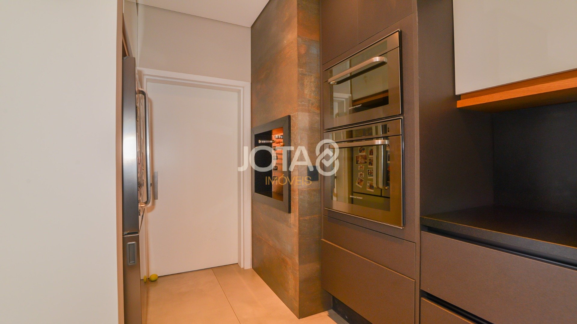 3 SUÍTES AMPLAS ESTAR JANTAR 3 VAGAS COZINHA INTEGRADA