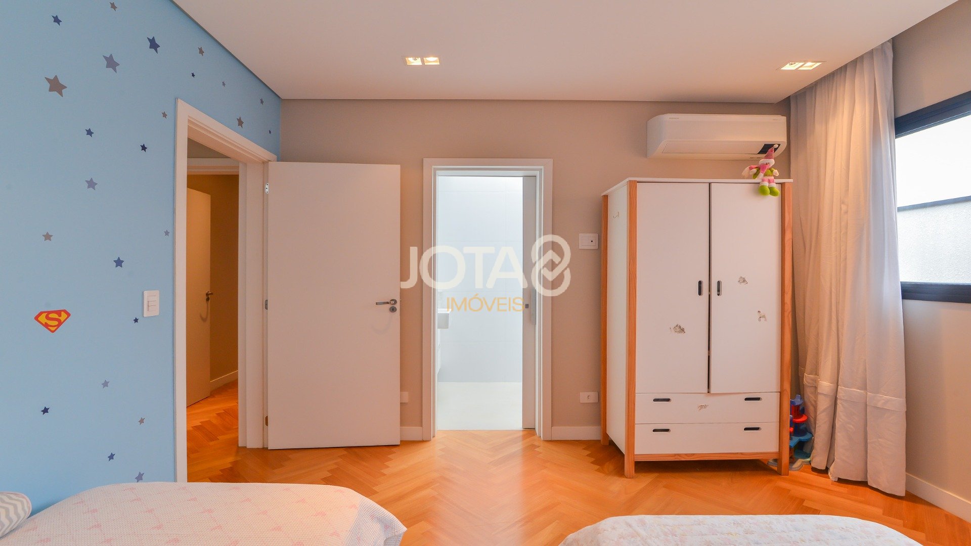 3 SUÍTES AMPLAS ESTAR JANTAR 3 VAGAS COZINHA INTEGRADA