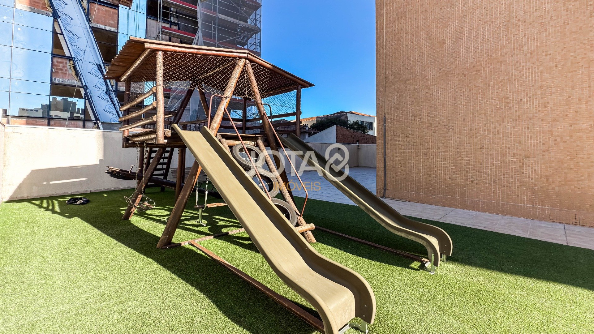 APARTAMENTO IMPECÁVEL COM 3 QUARTOS NO BATEL!!