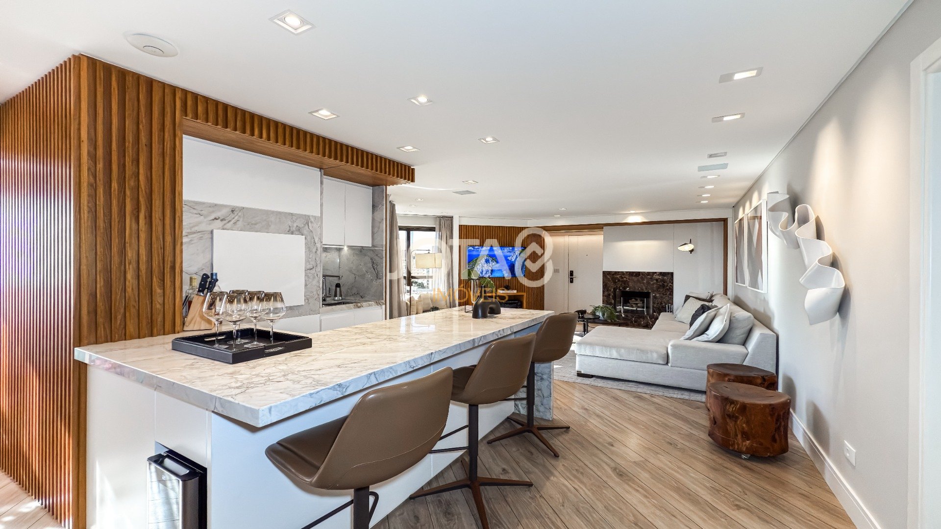 APARTAMENTO IMPECÁVEL COM 3 QUARTOS NO BATEL!!