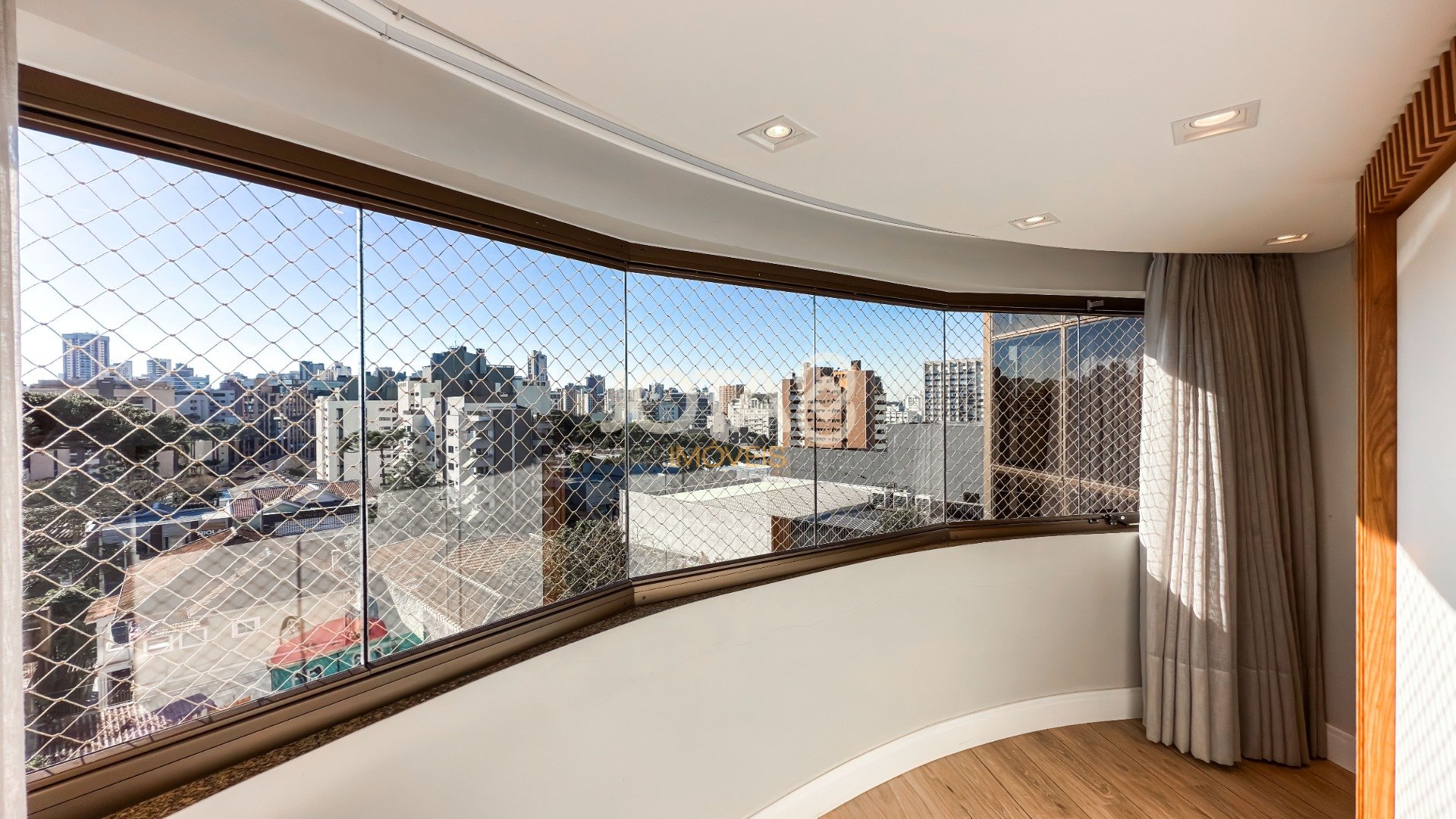 APARTAMENTO IMPECÁVEL COM 3 QUARTOS NO BATEL!!