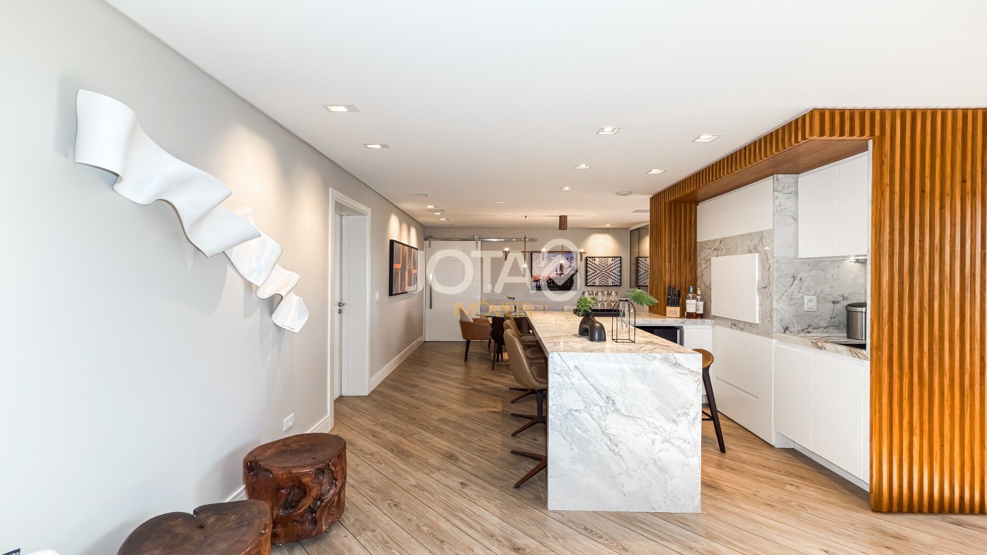 APARTAMENTO IMPECÁVEL COM 3 QUARTOS NO BATEL!!
