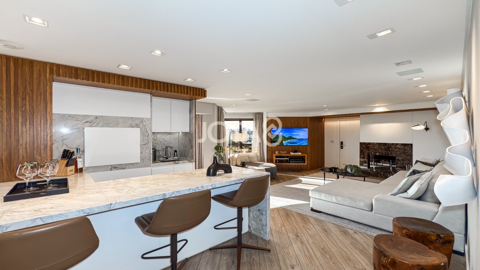 APARTAMENTO IMPECÁVEL COM 3 QUARTOS NO BATEL!!