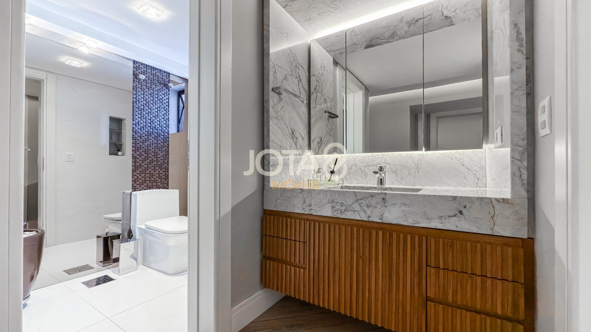 APARTAMENTO IMPECÁVEL COM 3 QUARTOS NO BATEL!!