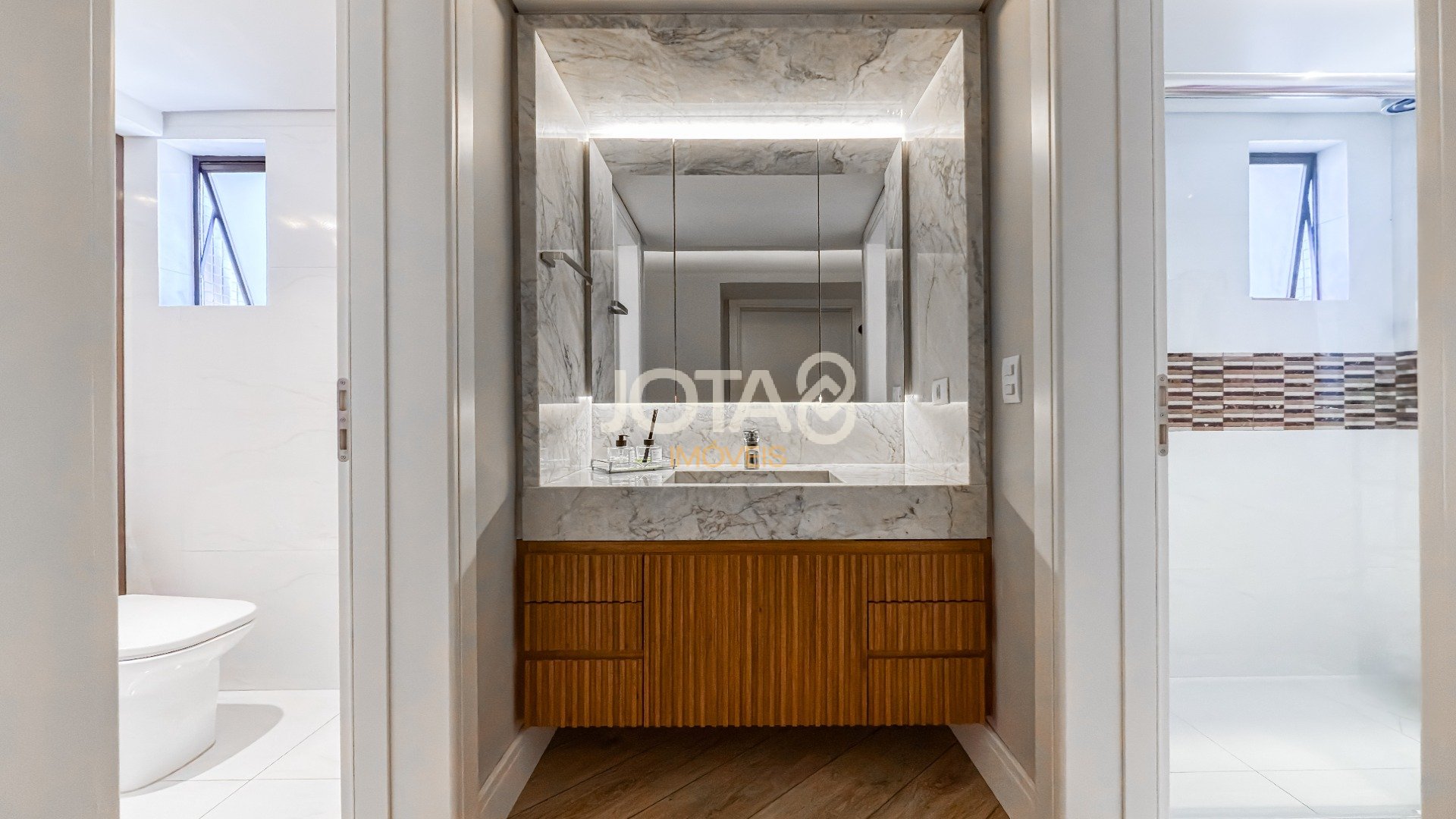 APARTAMENTO IMPECÁVEL COM 3 QUARTOS NO BATEL!!