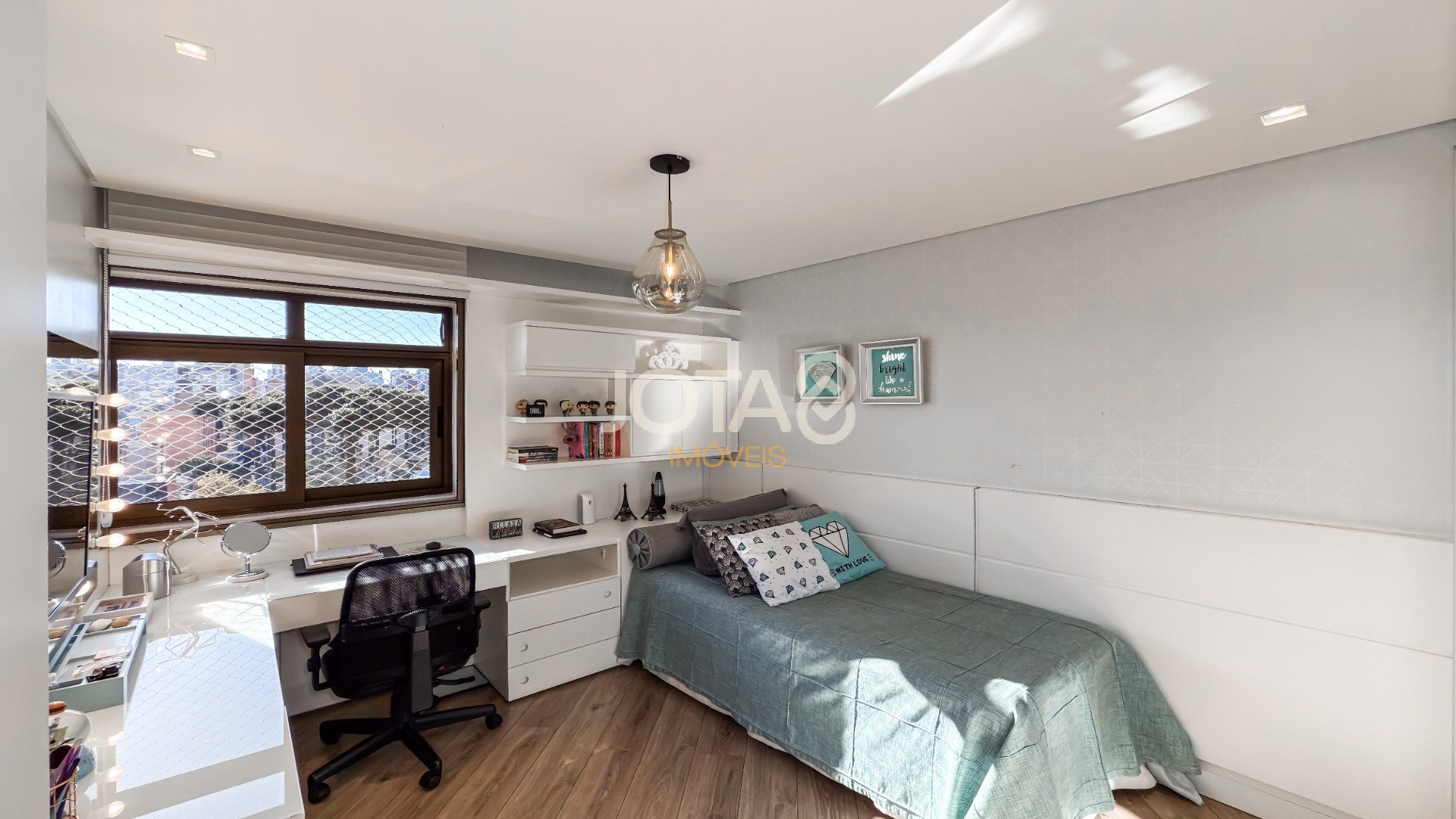 APARTAMENTO IMPECÁVEL COM 3 QUARTOS NO BATEL!!