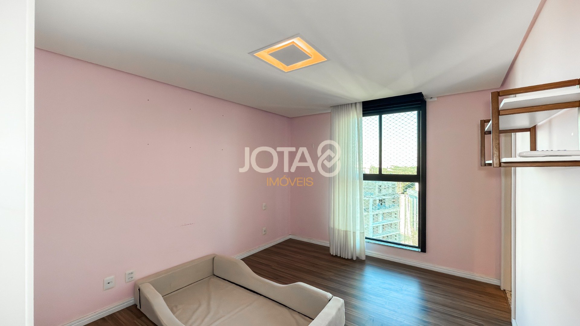 LINDO APARTAMENTO COM 3 SUÍTES E 2 VAGAS NO ECOVILLE!