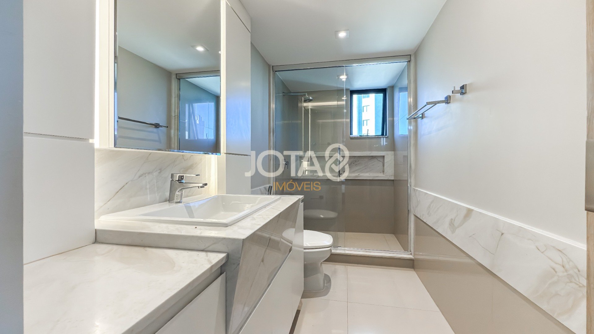 LINDO APARTAMENTO COM 3 SUÍTES E 2 VAGAS NO ECOVILLE!