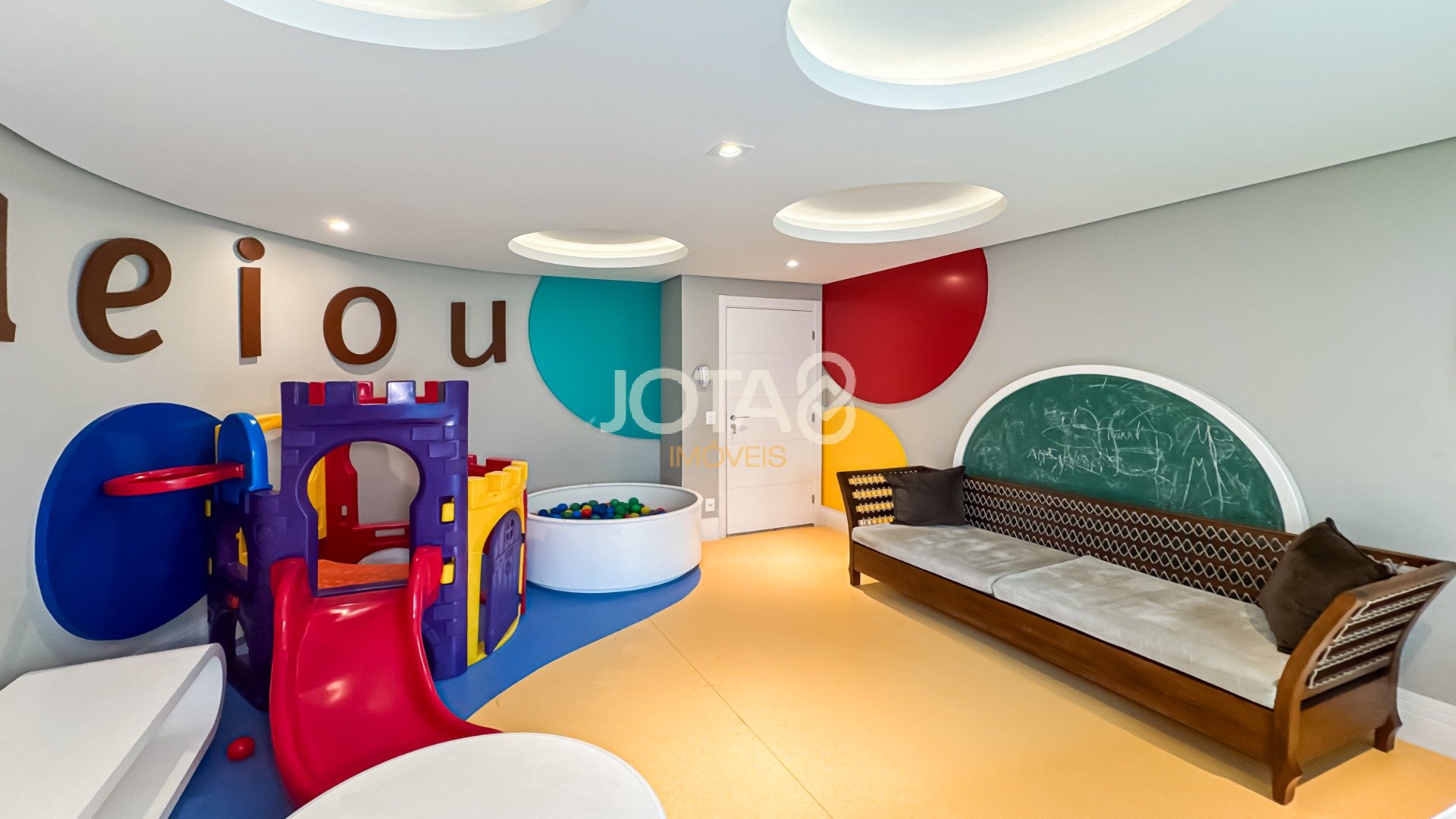 LINDO APARTAMENTO COM 3 SUÍTES E 2 VAGAS NO ECOVILLE!