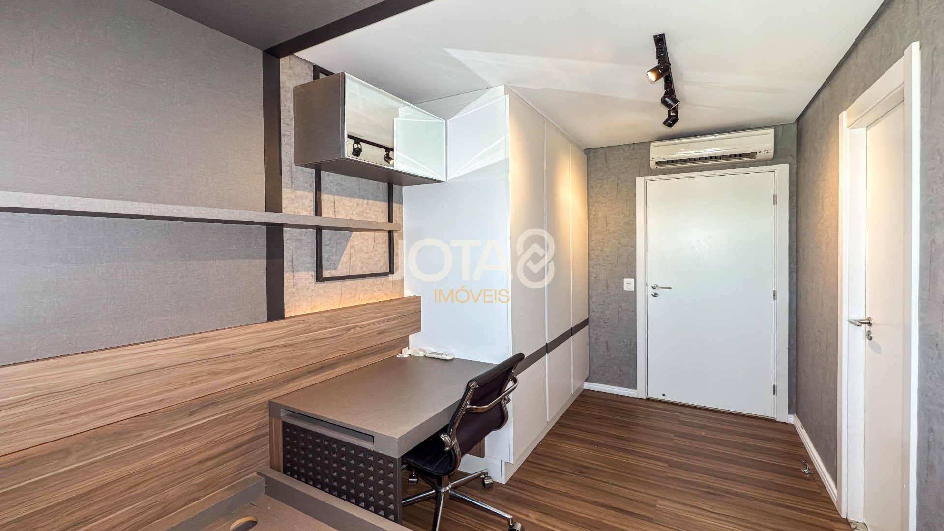 LINDO APARTAMENTO COM 3 SUÍTES E 2 VAGAS NO ECOVILLE!