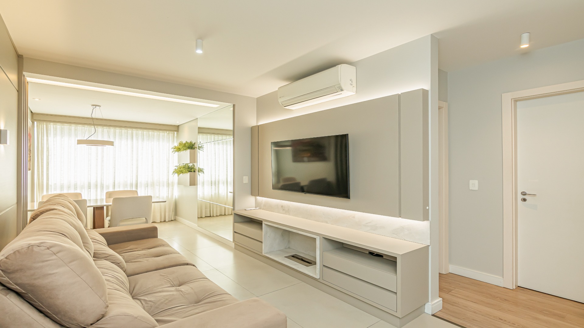 APARTAMENTO COM 2 DORMITÓRIOS NO BIGORRILHO