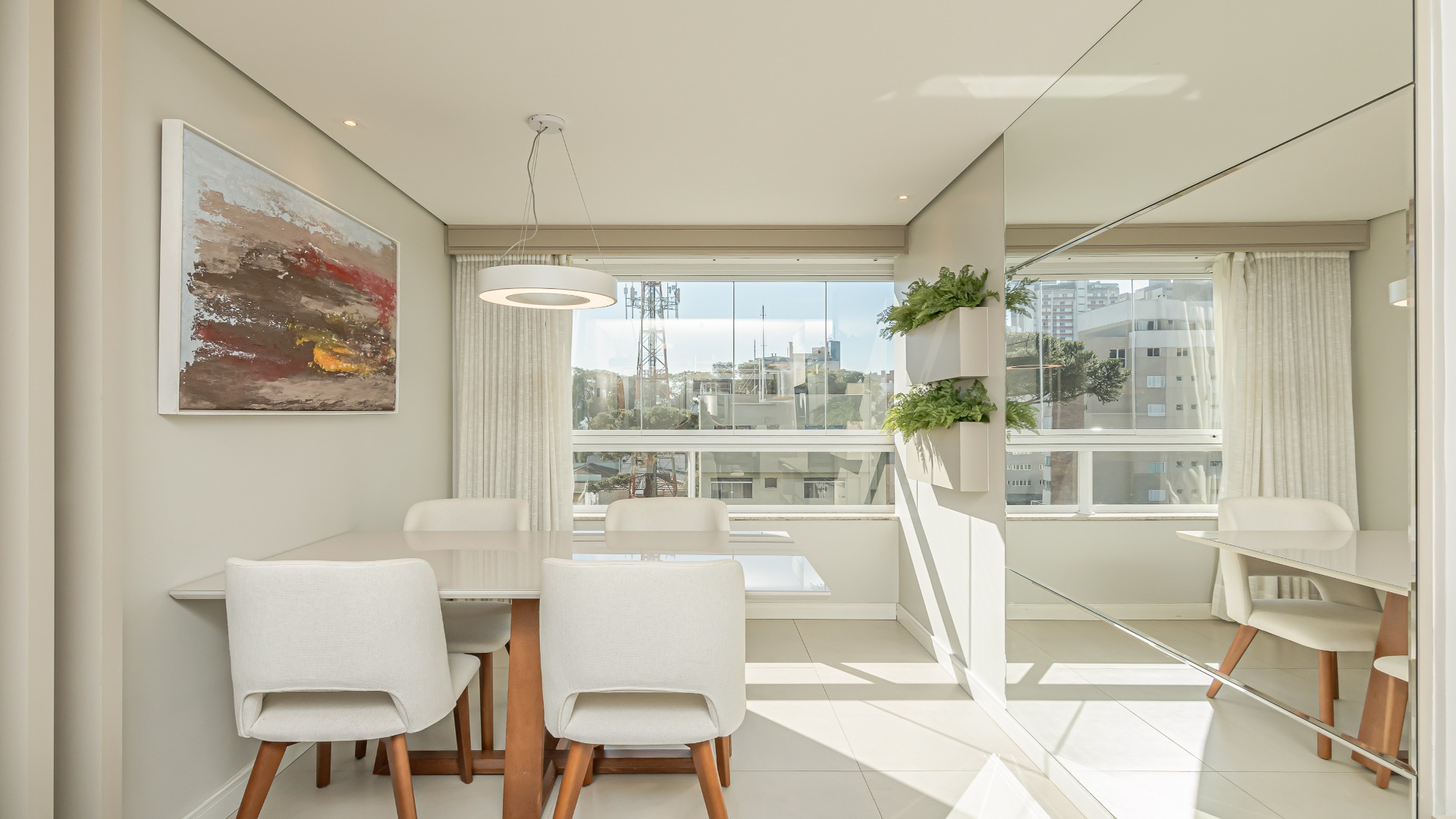 APARTAMENTO COM 2 DORMITÓRIOS NO BIGORRILHO
