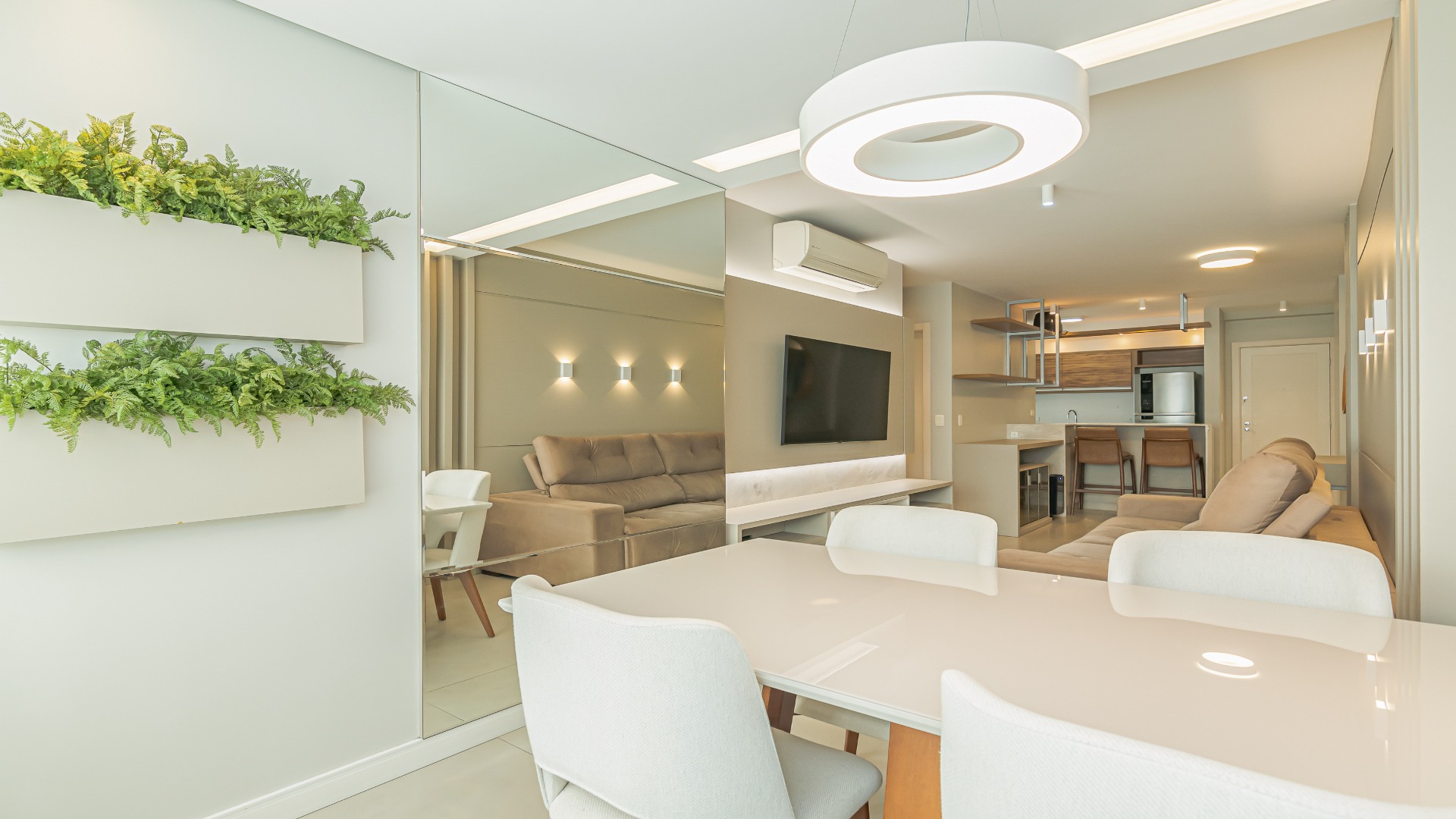 APARTAMENTO COM 2 DORMITÓRIOS NO BIGORRILHO