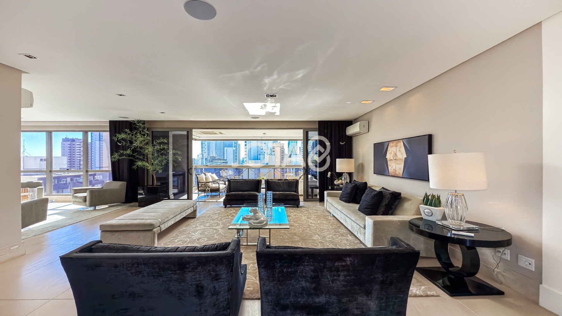 RESIDENCIAL ÉDEN BATEL: UM ANDAR INTEIRO DE ESTILO E EXCLUSIVIDADE