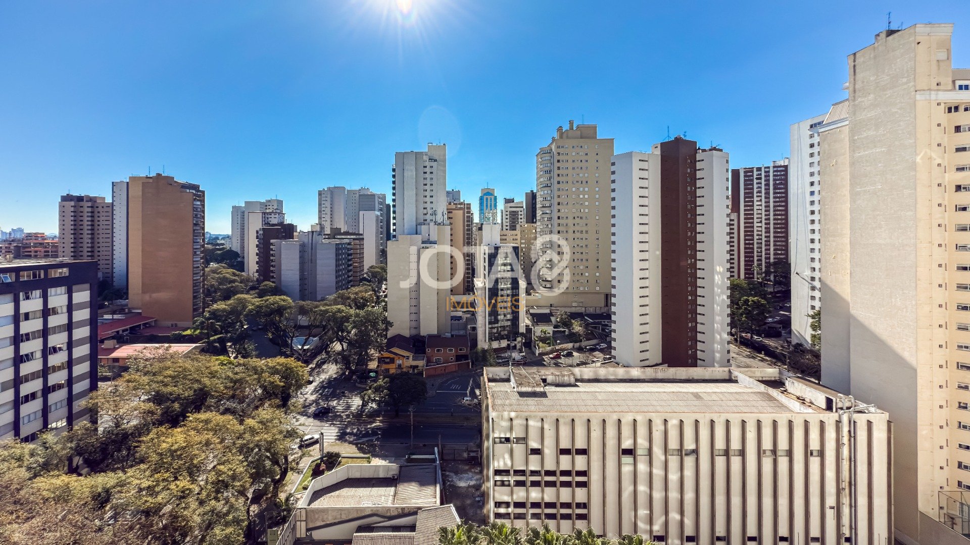 RESIDENCIAL ÉDEN BATEL: UM ANDAR INTEIRO DE ESTILO E EXCLUSIVIDADE