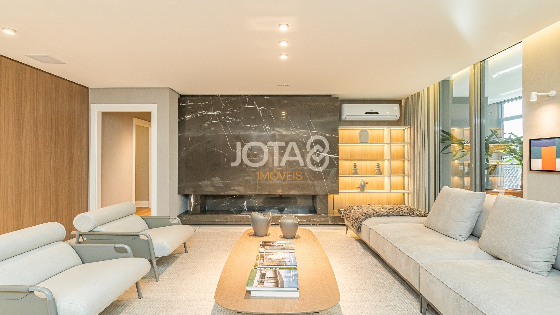 APARTAMENTO DE ALTO PADRÃO NO RESERVA BARIGUI