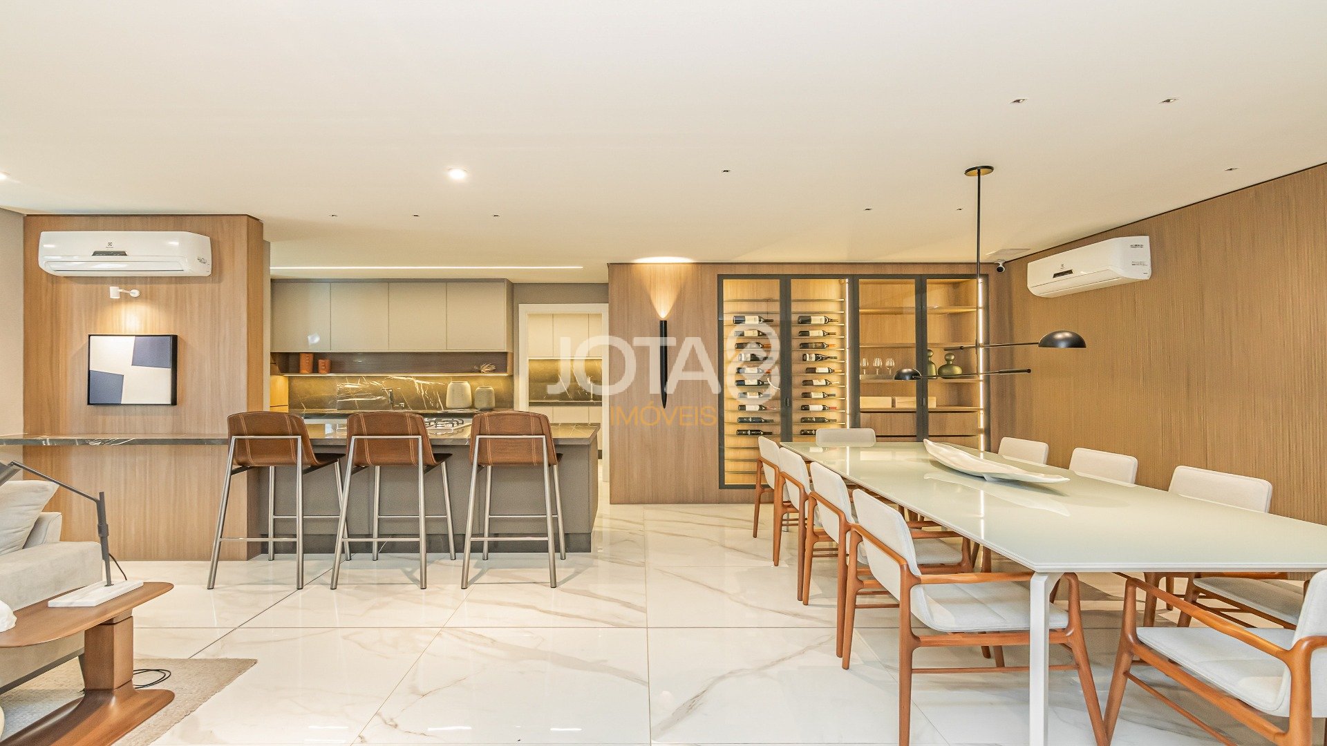 APARTAMENTO DE ALTO PADRÃO NO RESERVA BARIGUI