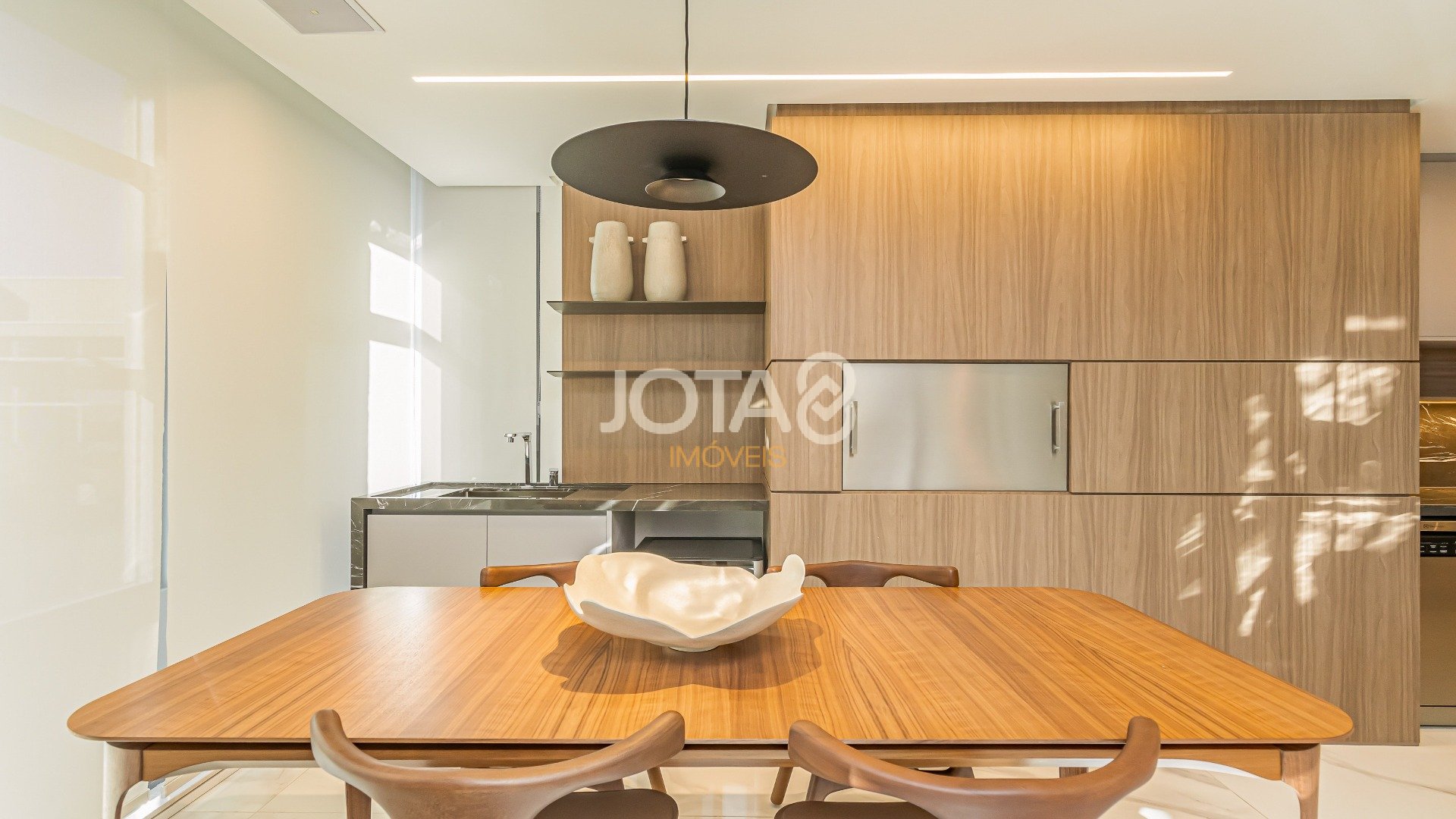 APARTAMENTO DE ALTO PADRÃO NO RESERVA BARIGUI