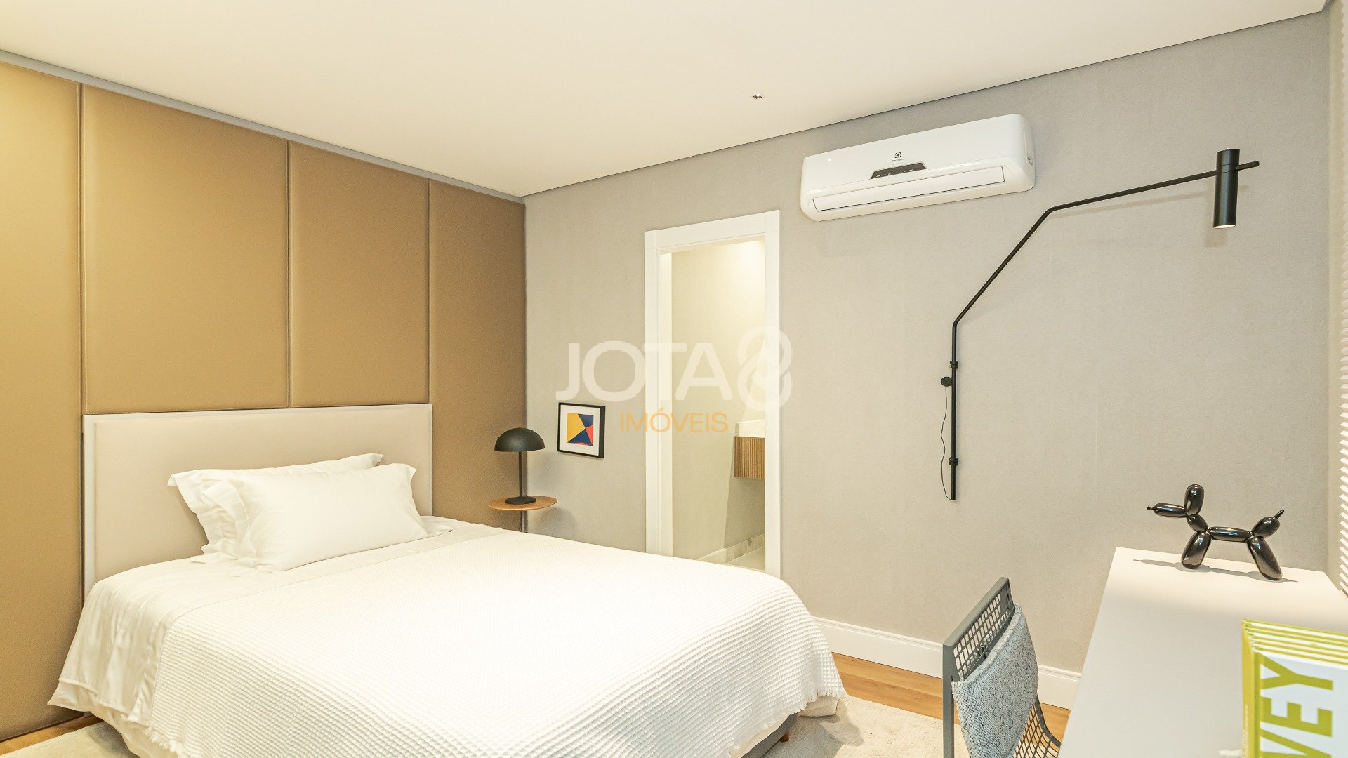 APARTAMENTO DE ALTO PADRÃO NO RESERVA BARIGUI