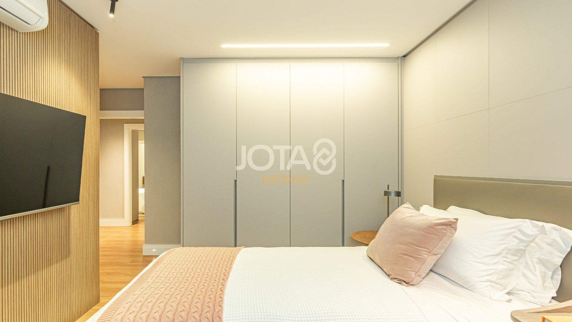 APARTAMENTO DE ALTO PADRÃO NO RESERVA BARIGUI