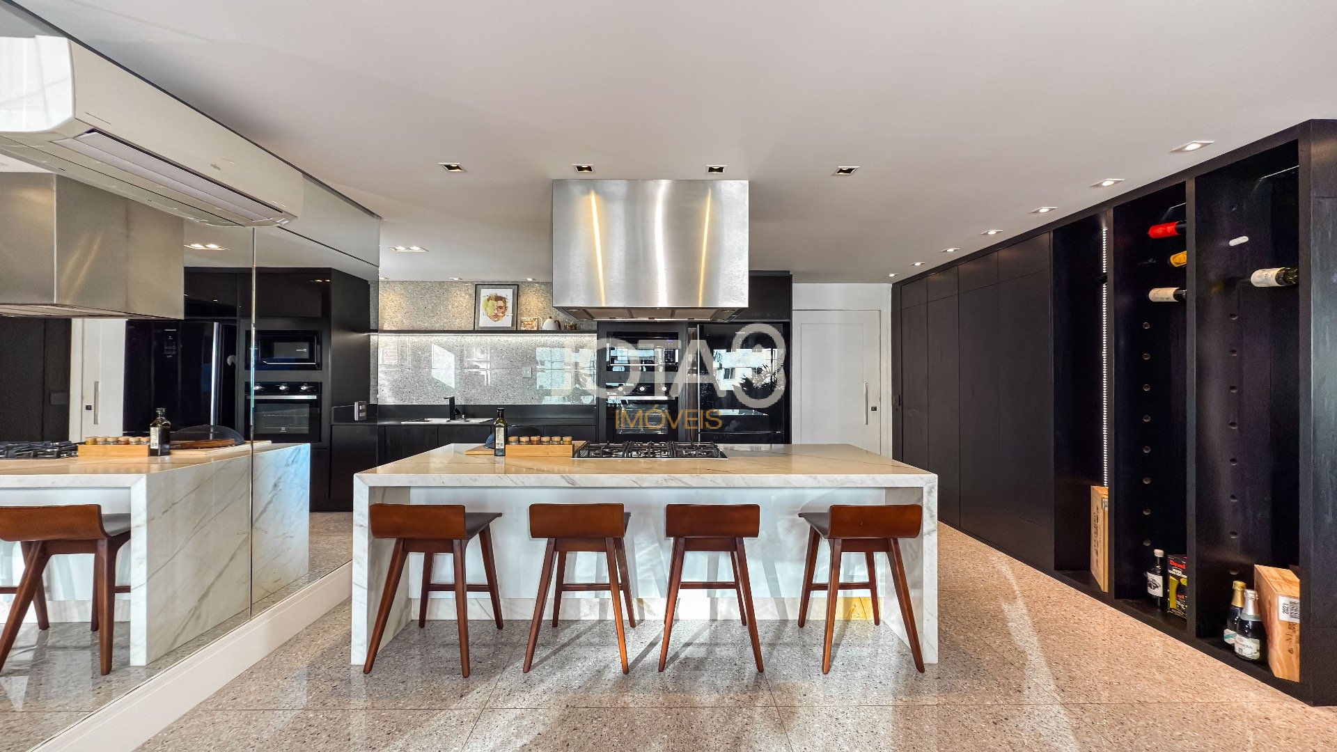 APARTAMENTO DE 1 QUARTO SUÍTE MOBILIADO NO BATEL