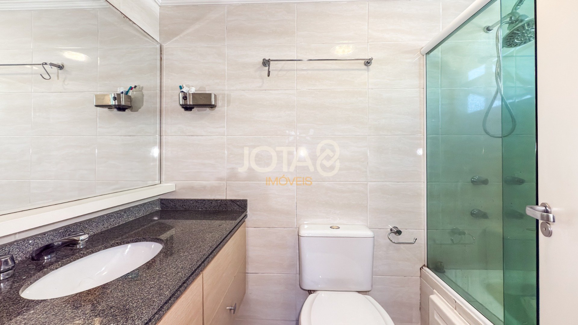 COBERTURA COM 2 QUARTOS E PISCINA NO BIGORRILHO
