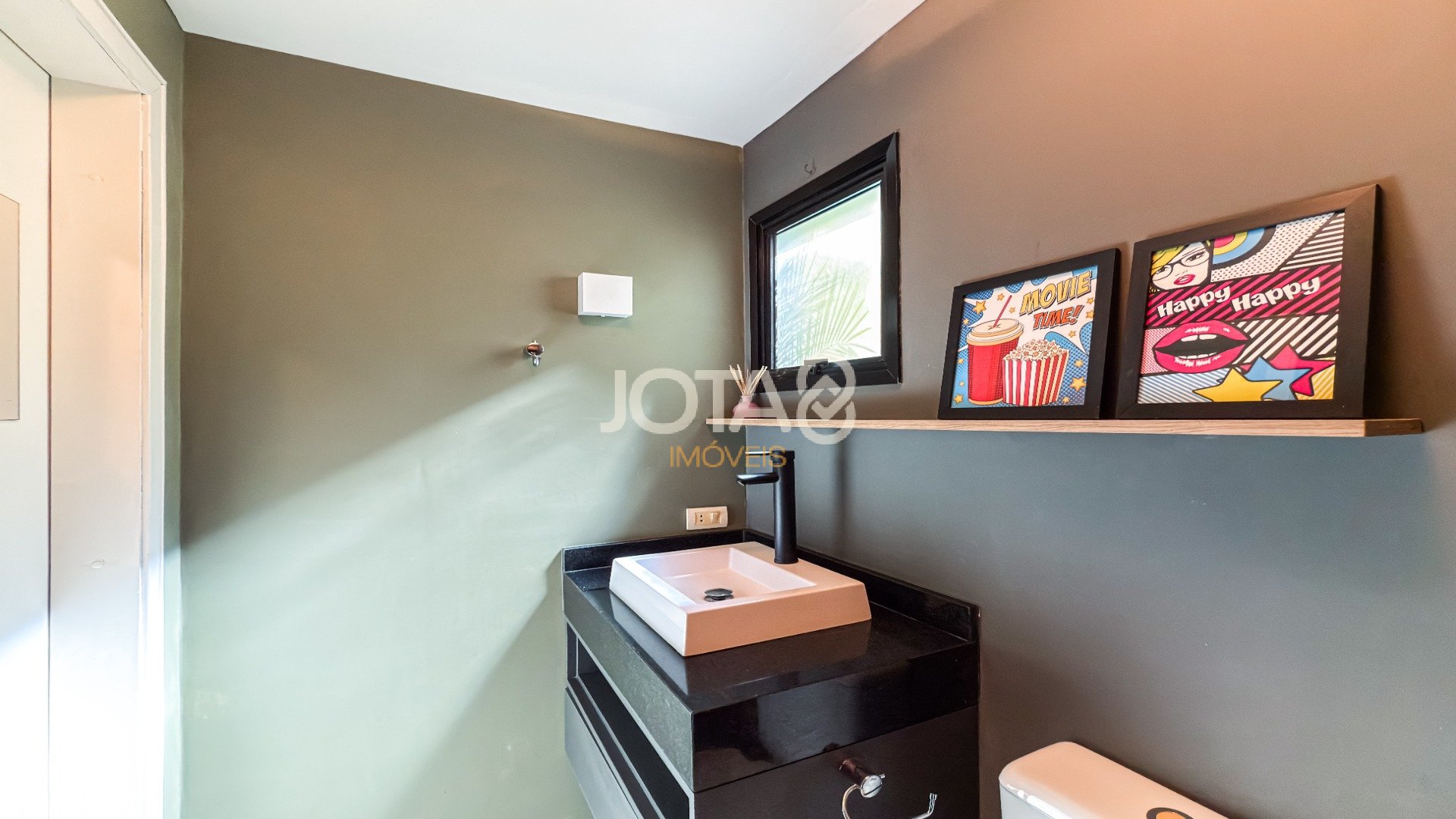 COBERTURA COM 2 QUARTOS E PISCINA NO BIGORRILHO