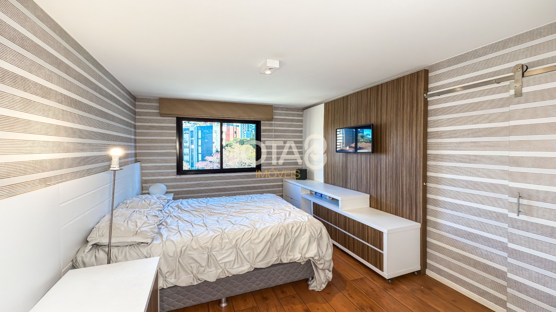 COBERTURA COM 2 QUARTOS E PISCINA NO BIGORRILHO