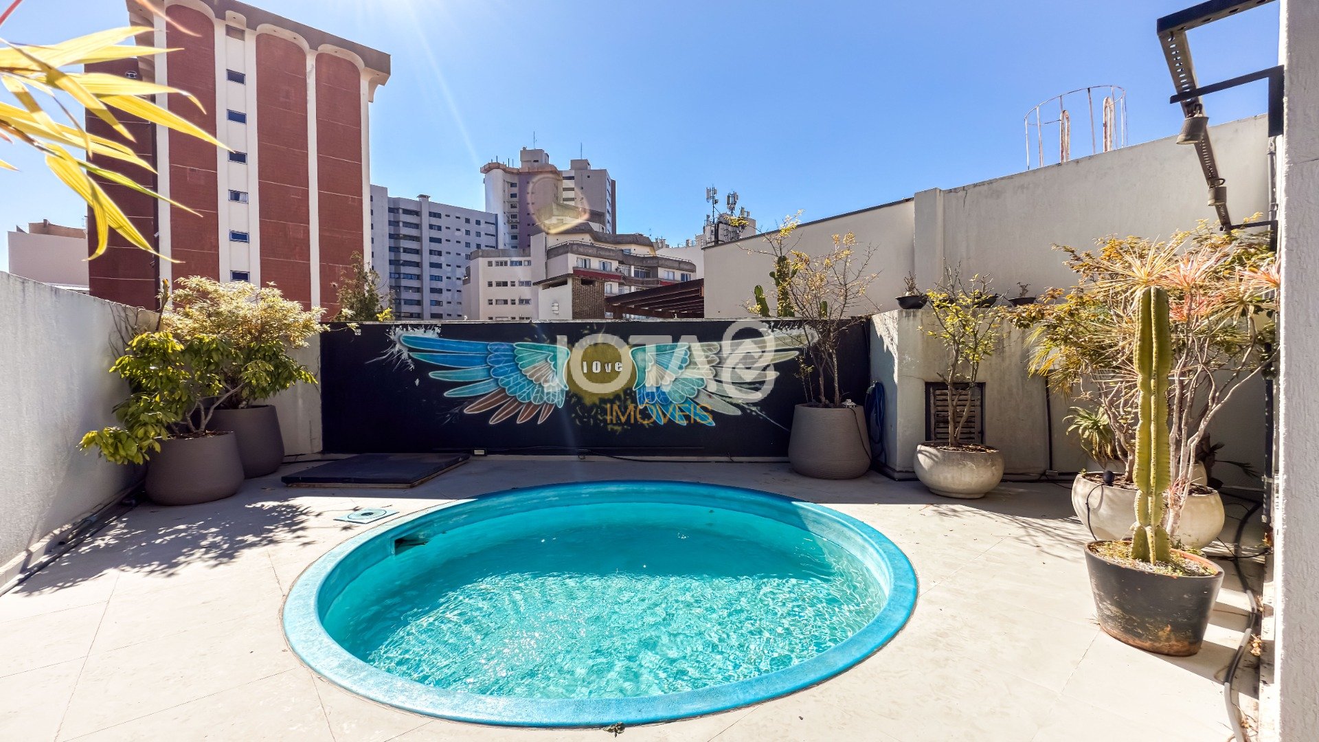 COBERTURA COM 2 QUARTOS E PISCINA NO BIGORRILHO