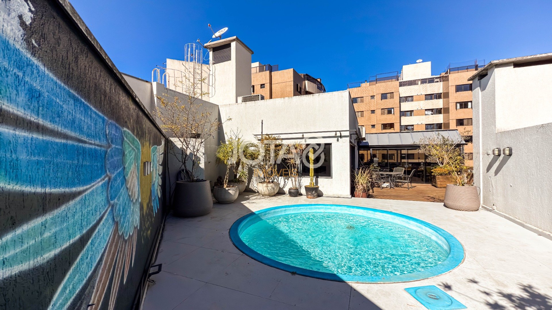 COBERTURA COM 2 QUARTOS E PISCINA NO BIGORRILHO