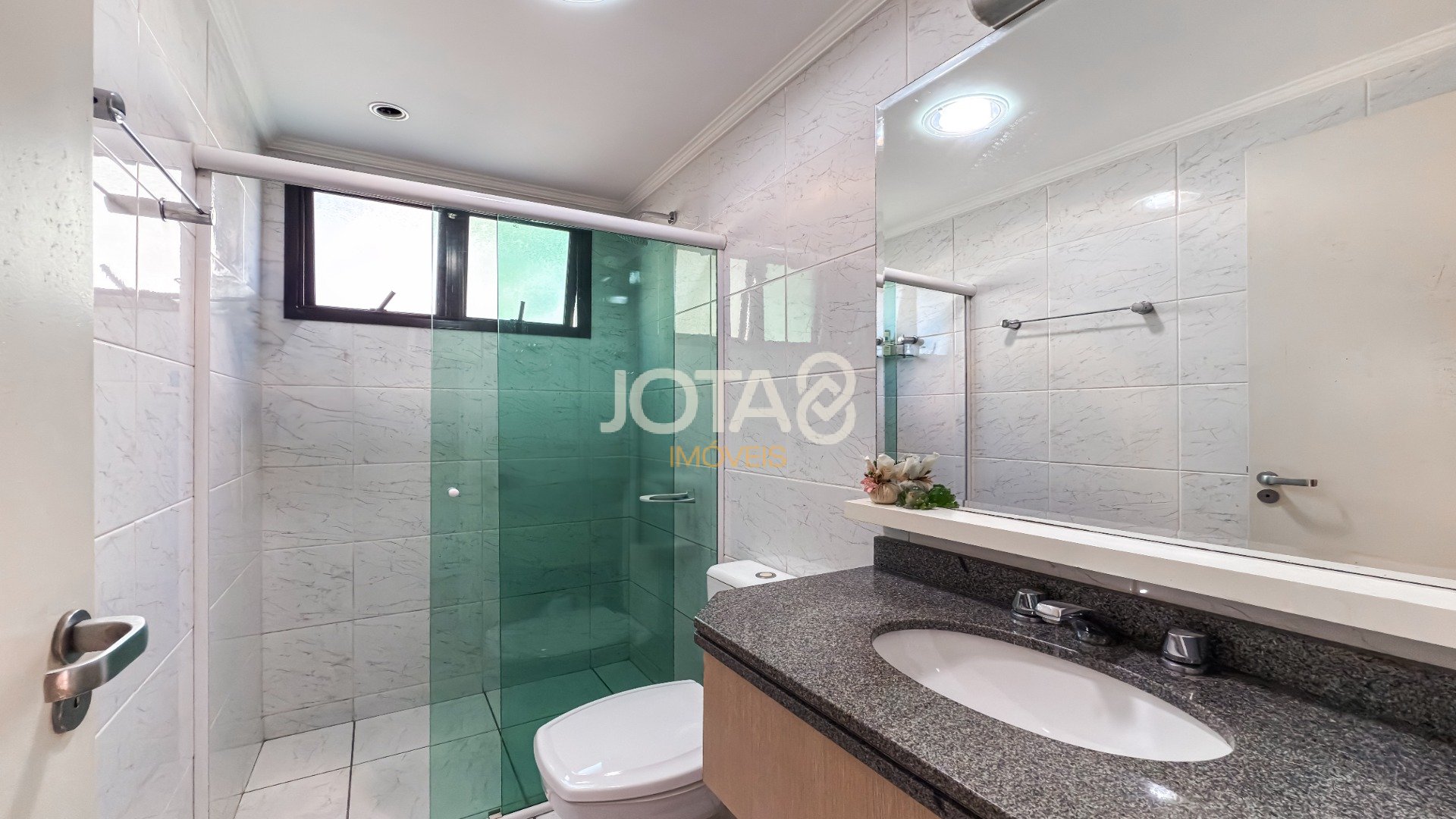 COBERTURA COM 2 QUARTOS E PISCINA NO BIGORRILHO