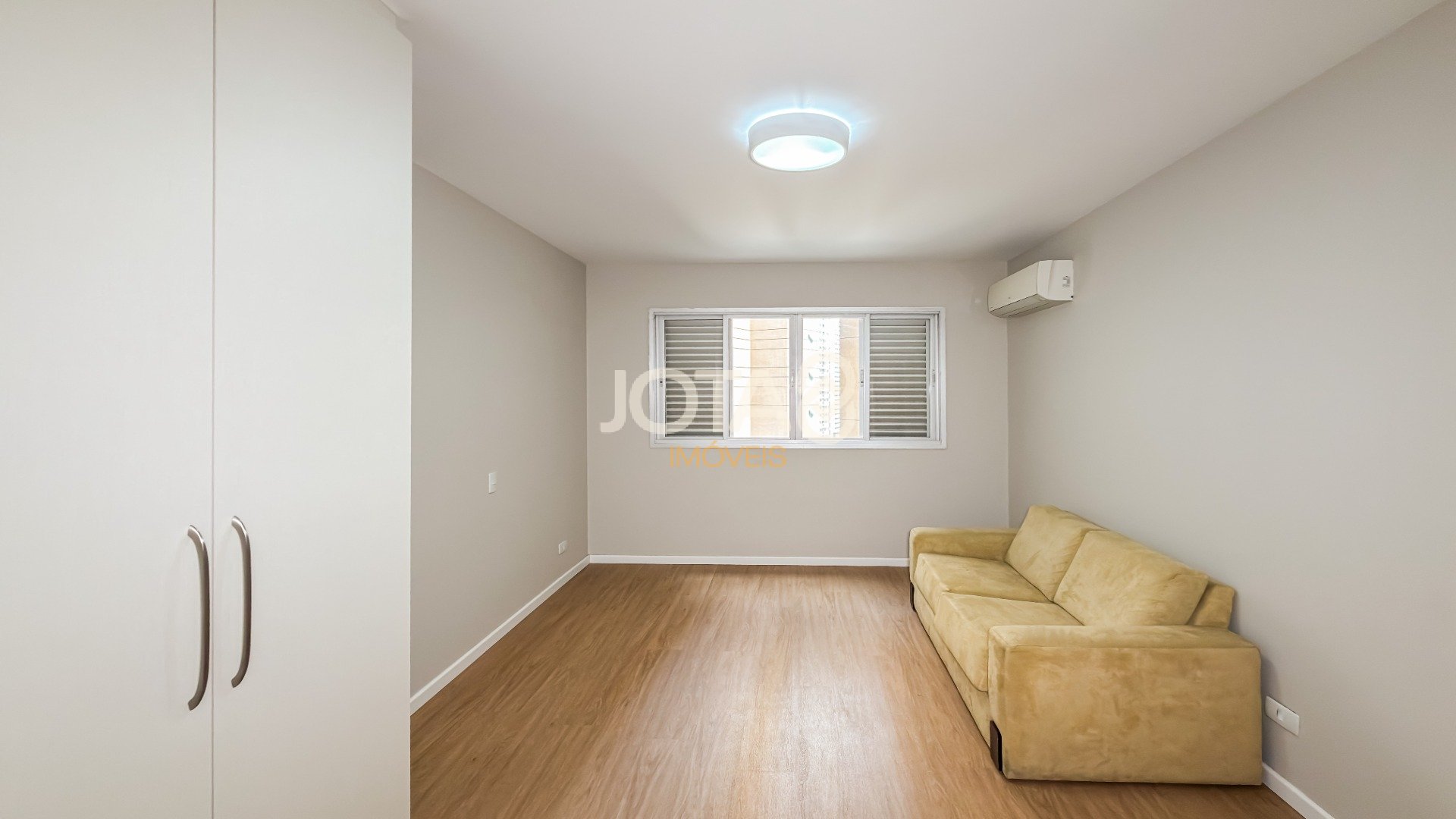 APARTAMENTO EXCLUSIVO EM FRENTE À PRAÇA DO JAPÃO