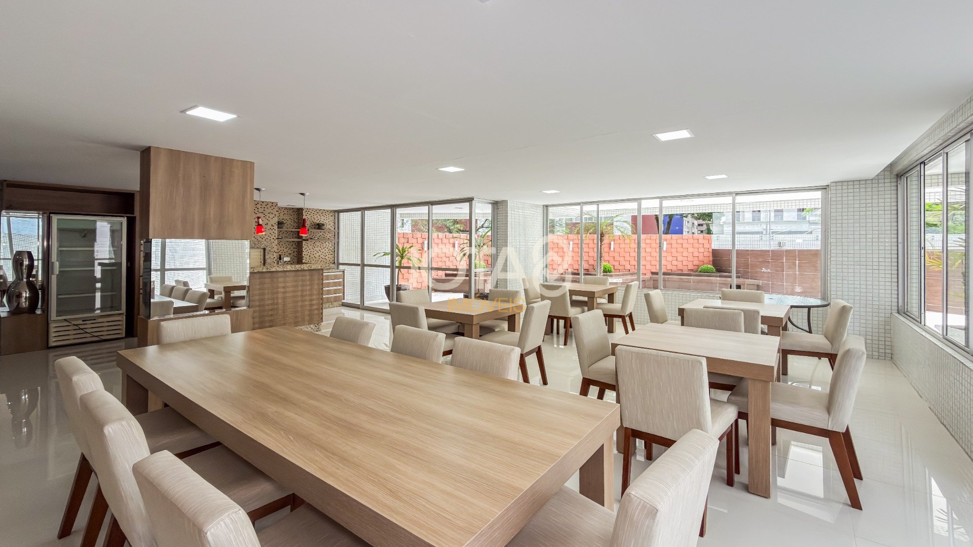 APARTAMENTO EXCLUSIVO EM FRENTE À PRAÇA DO JAPÃO