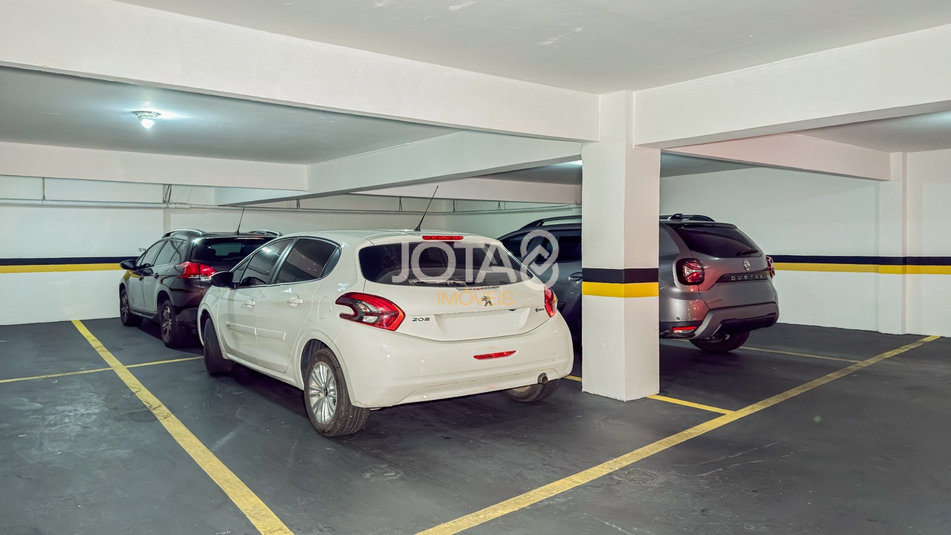 APARTAMENTO EXCLUSIVO EM FRENTE À PRAÇA DO JAPÃO