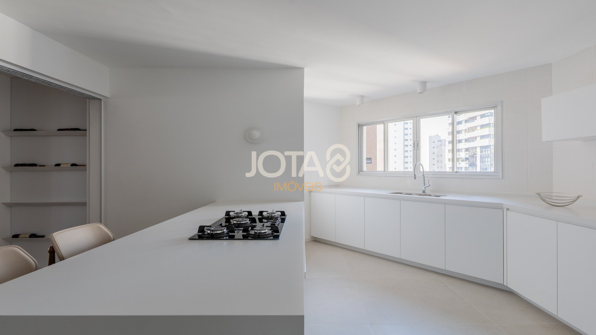 APARTAMENTO COM 04 SUITES NA PRAÇA DO JAPÃO
