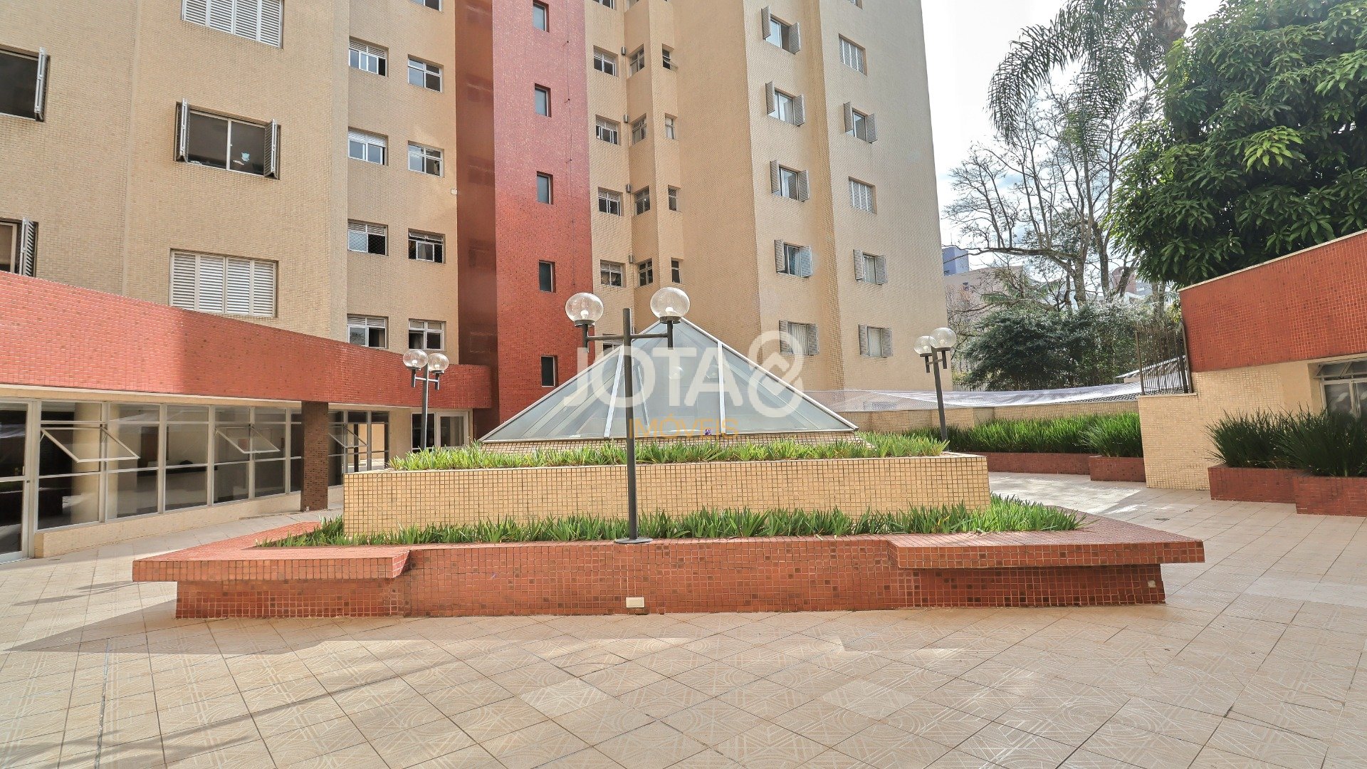 APARTAMENTO COM 3 DORMITÓRIOS NO BIGORRILHO