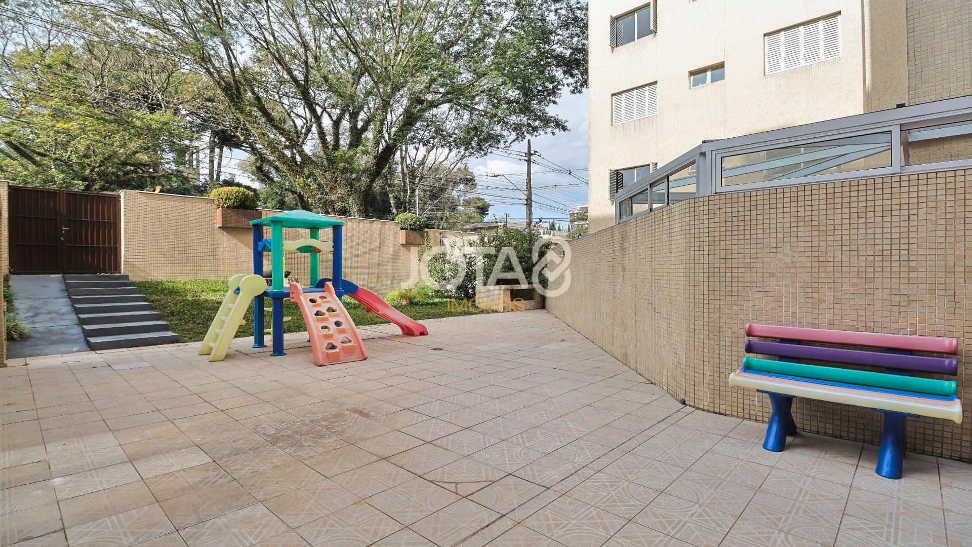 APARTAMENTO COM 3 DORMITÓRIOS NO BIGORRILHO