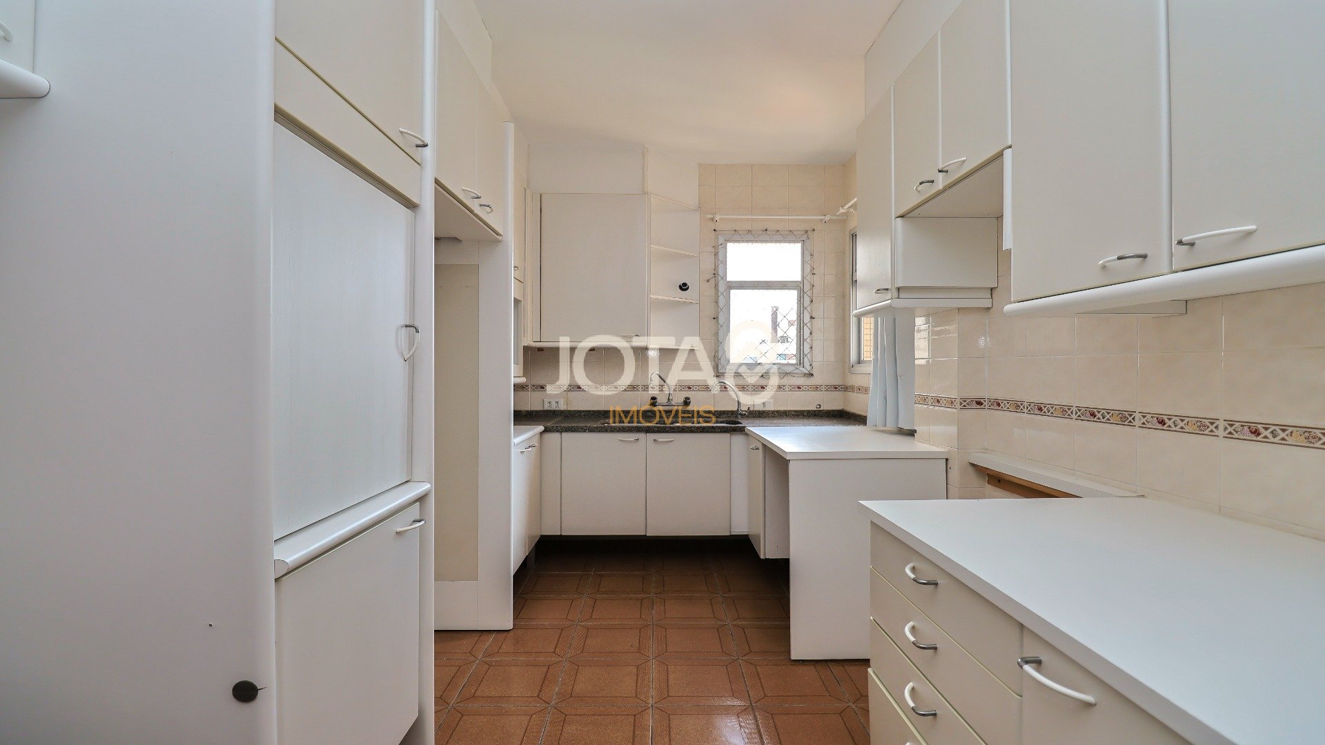 APARTAMENTO COM 3 DORMITÓRIOS NO BIGORRILHO