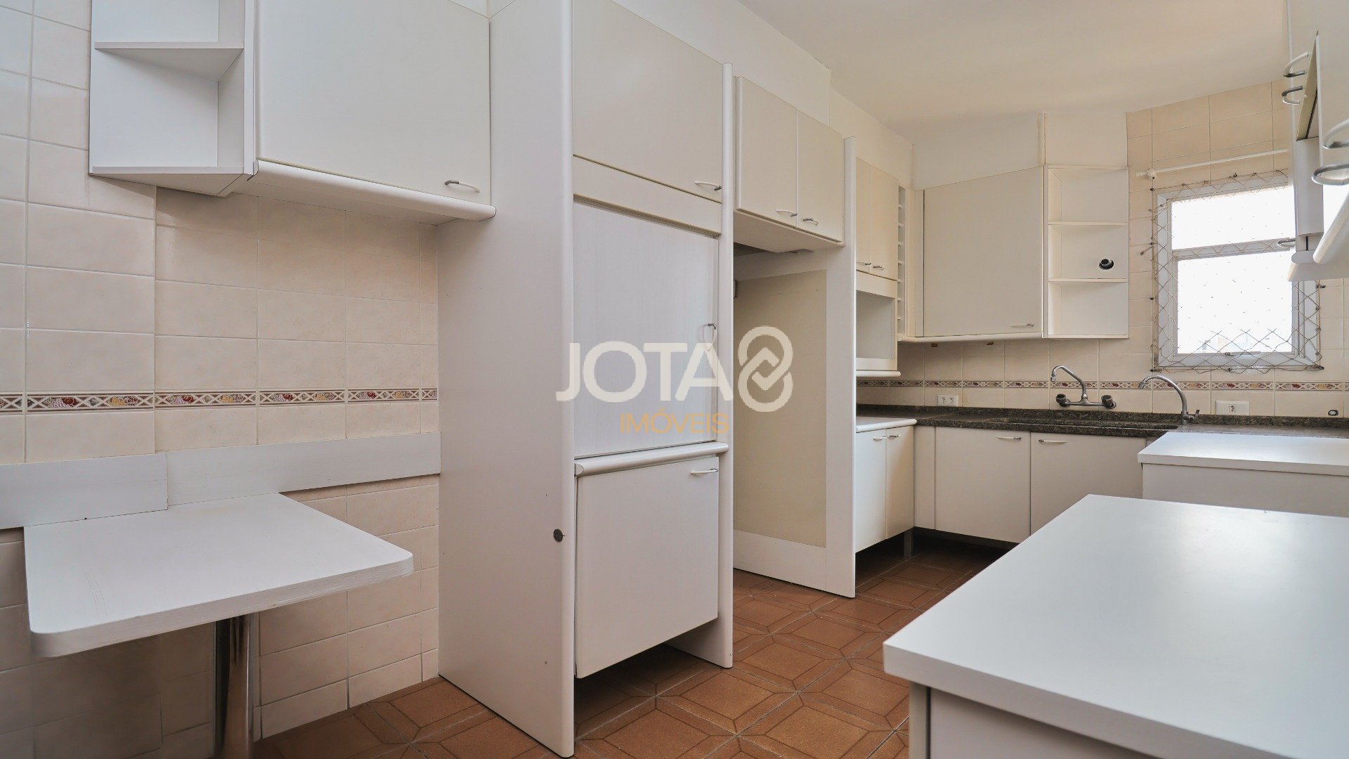 APARTAMENTO COM 3 DORMITÓRIOS NO BIGORRILHO