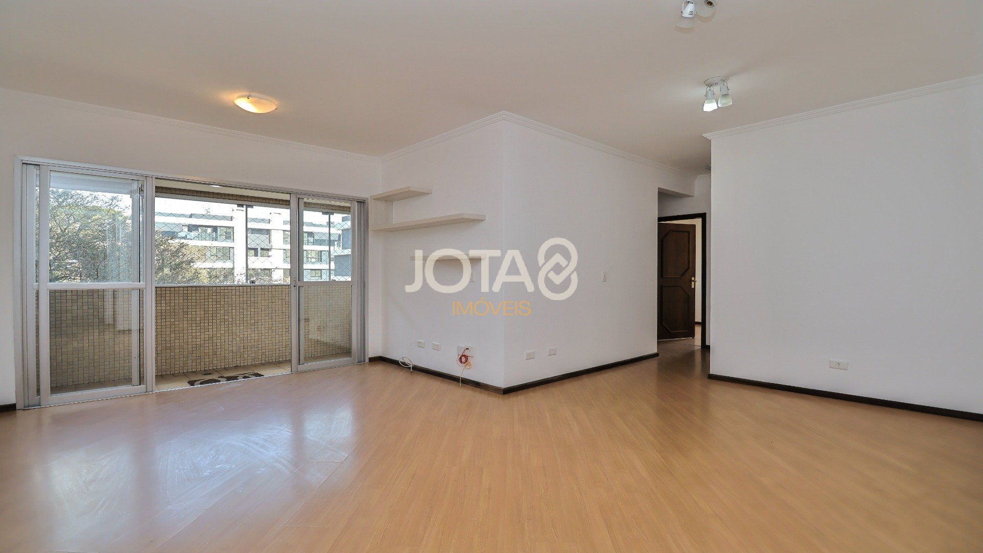 APARTAMENTO COM 3 DORMITÓRIOS NO BIGORRILHO