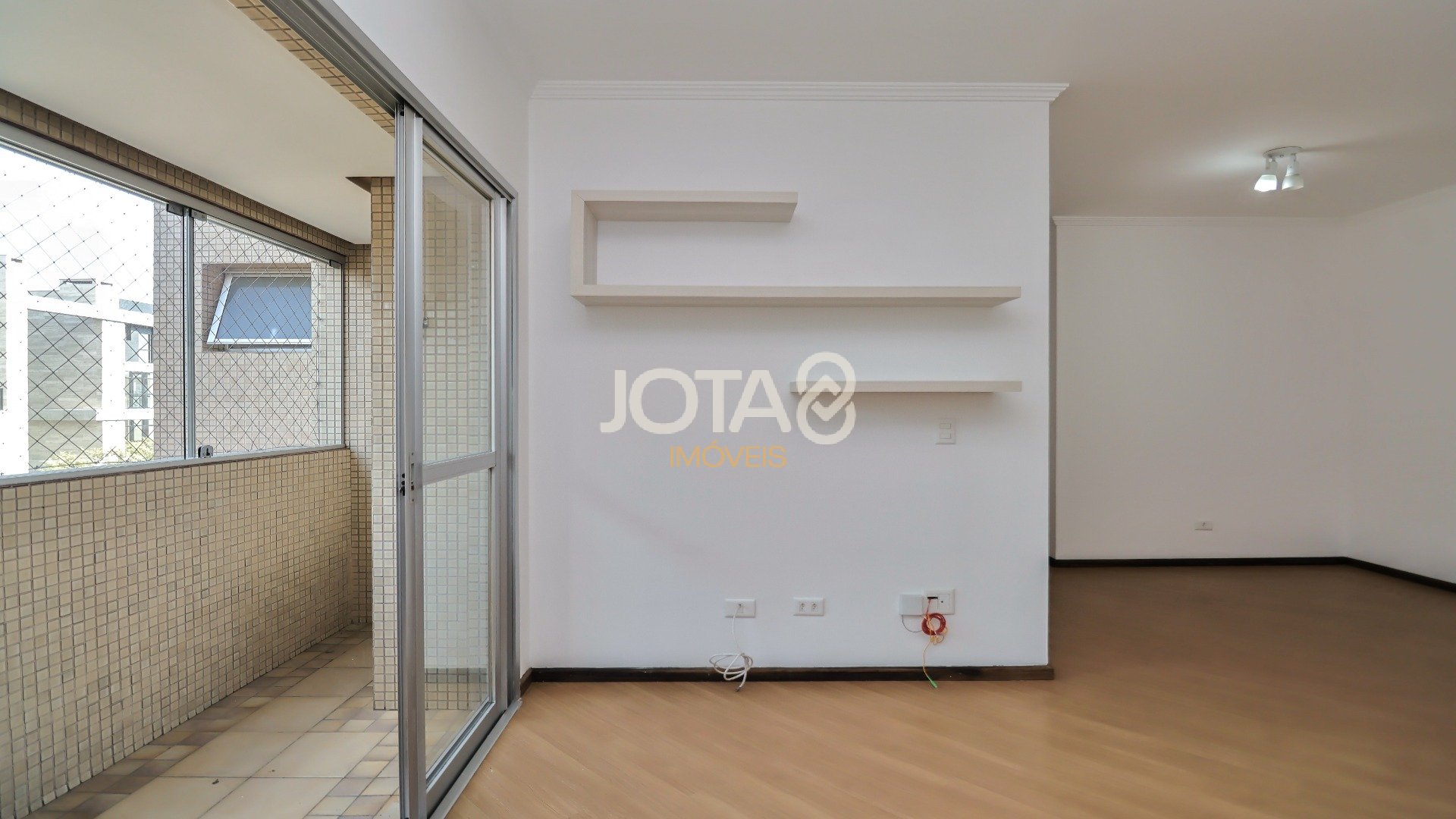 APARTAMENTO COM 3 DORMITÓRIOS NO BIGORRILHO